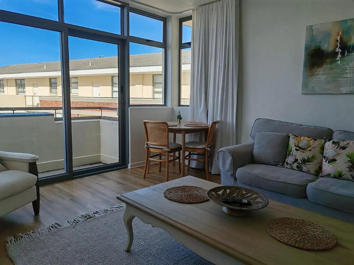 Courtside Views Empire Apartment Muizenberg 0*,
