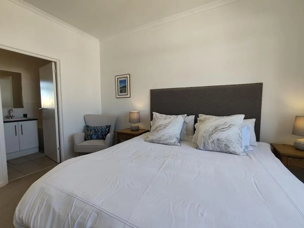 Courtside Views Empire Apartment Muizenberg