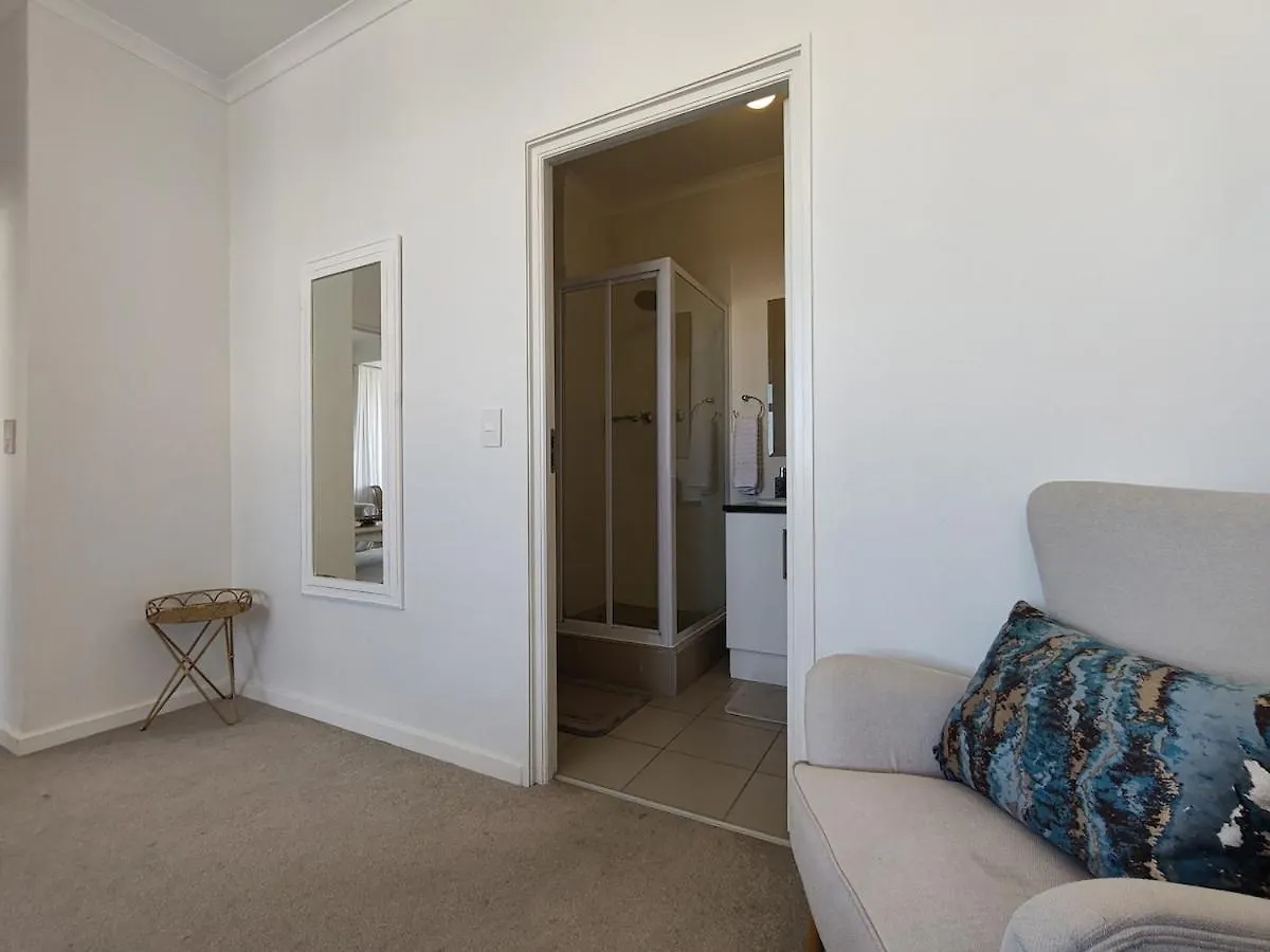 Courtside Views Empire Apartment Muizenberg