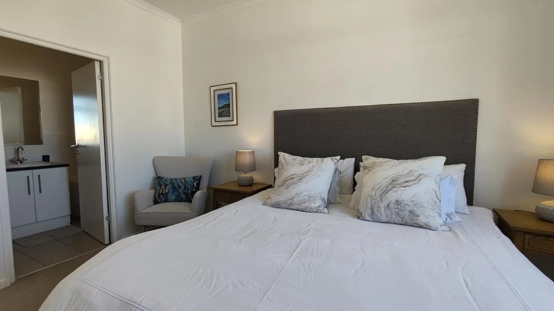 Courtside Views Empire Apartment Muizenberg 0*,