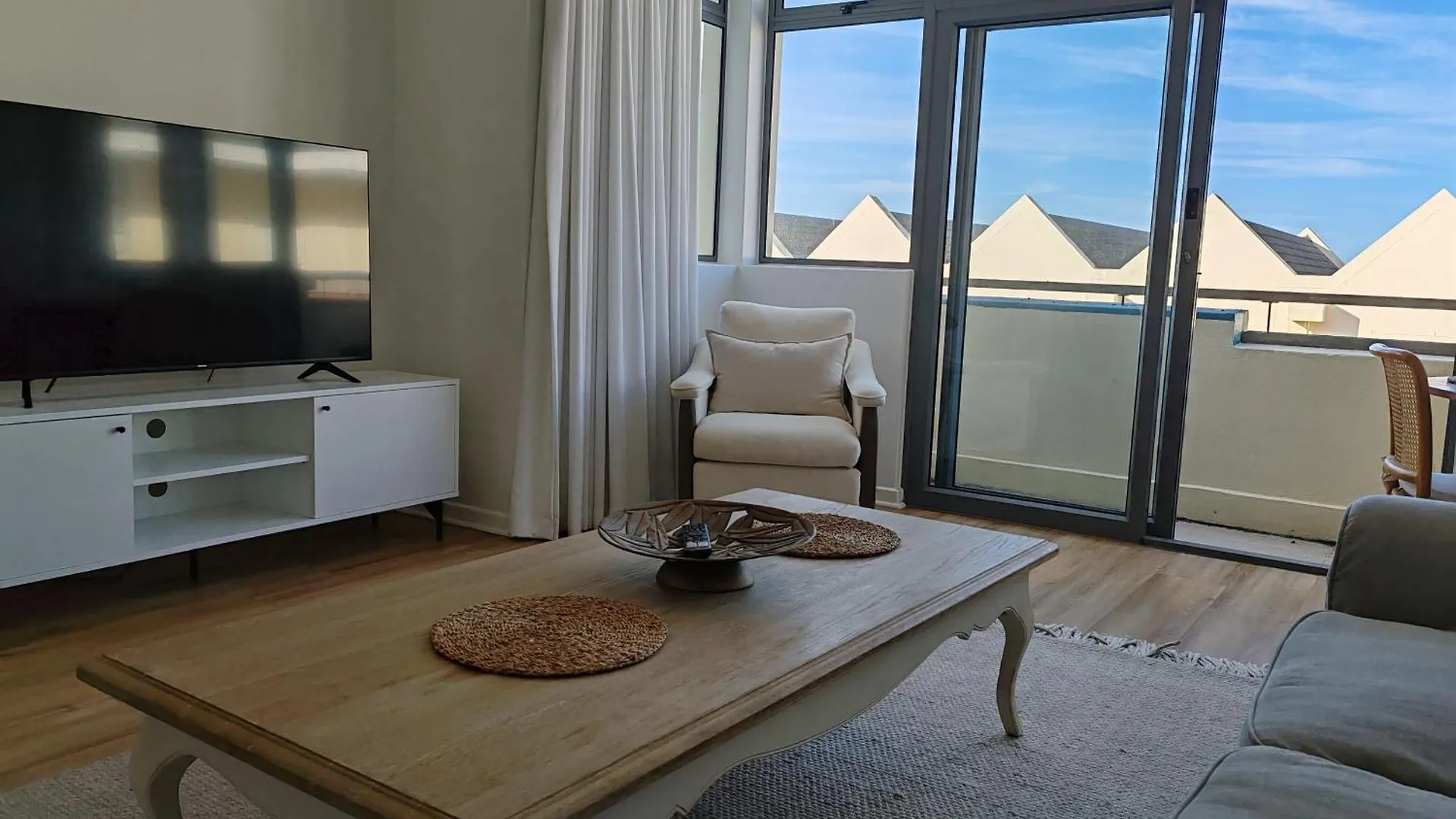 Courtside Views Empire Apartment Muizenberg