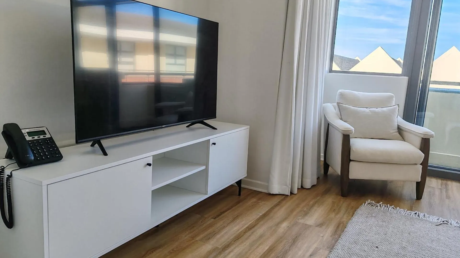 Courtside Views Empire Apartment Muizenberg