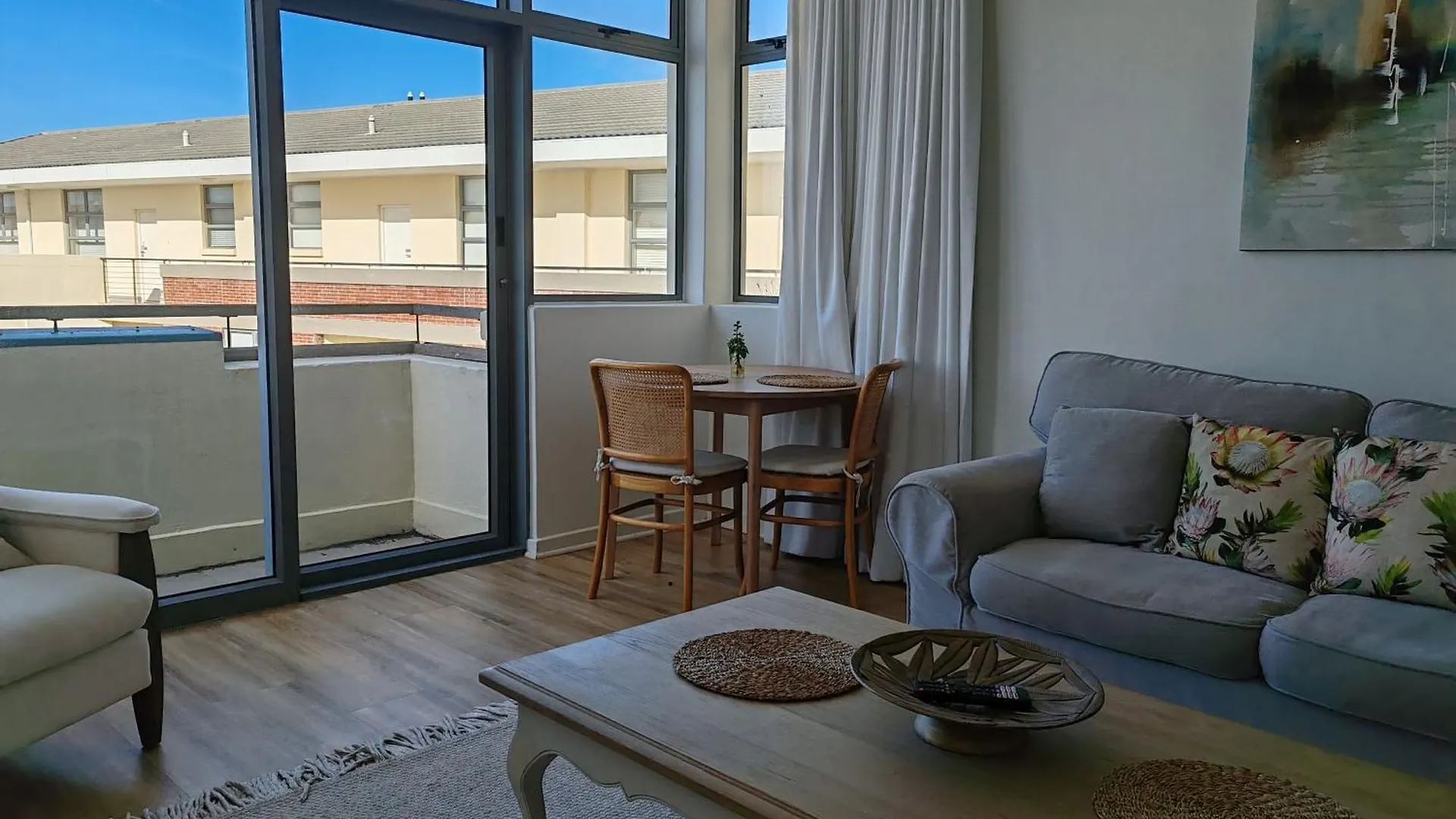 Courtside Views Empire Apartment Muizenberg