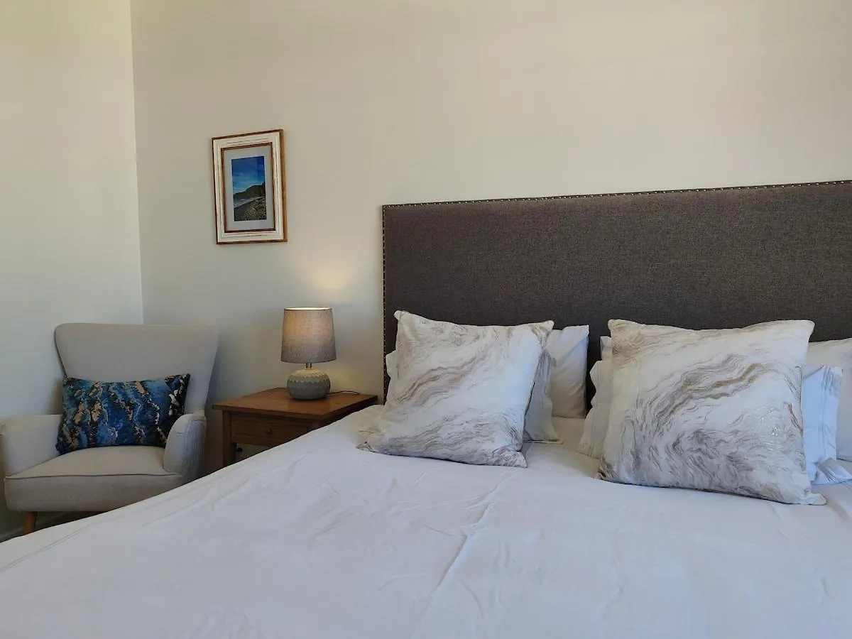 Courtside Views Empire Apartment Muizenberg