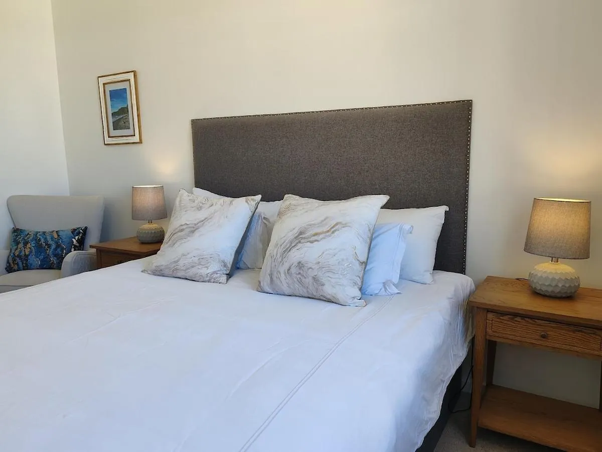 Courtside Views Empire Apartment Muizenberg